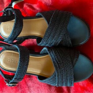 Old Navy Black Crafted Wedge Sandal, Size 6. All Shoes: 2 for $15 or 3 for $22